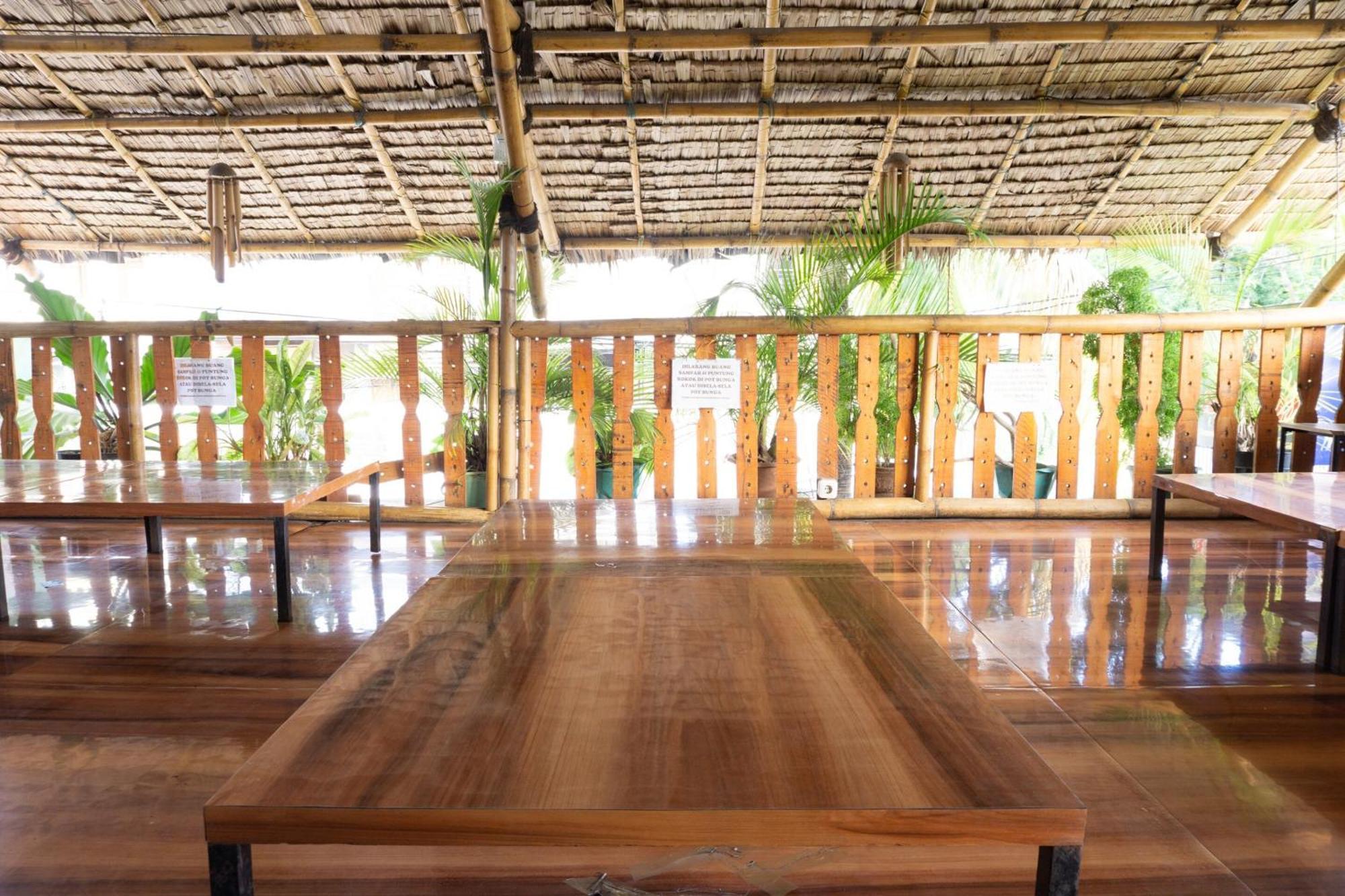 Oyo 3095 Semarapura Homestay Makassar Exterior foto